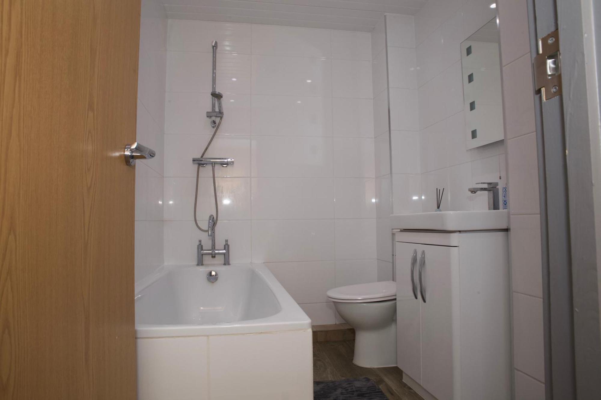 Spacious Modern 2 Bed Flat In City Centre Reading Luaran gambar
